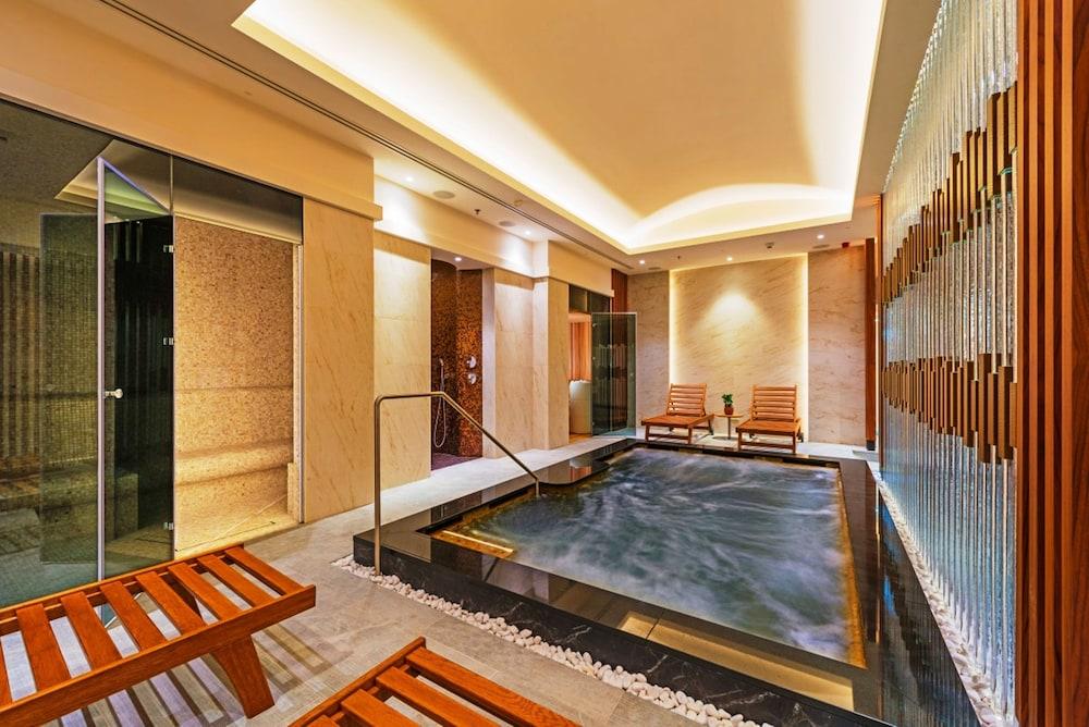 The Grand Mark Prague - The Leading Hotels Of The World Ngoại thất bức ảnh Spa at The Oberoi, Mumbai