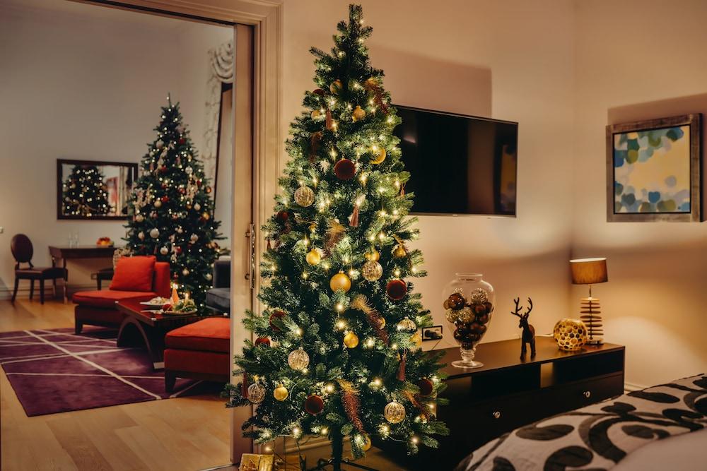 The Grand Mark Prague - The Leading Hotels Of The World Ngoại thất bức ảnh A Christmas tree in a living room