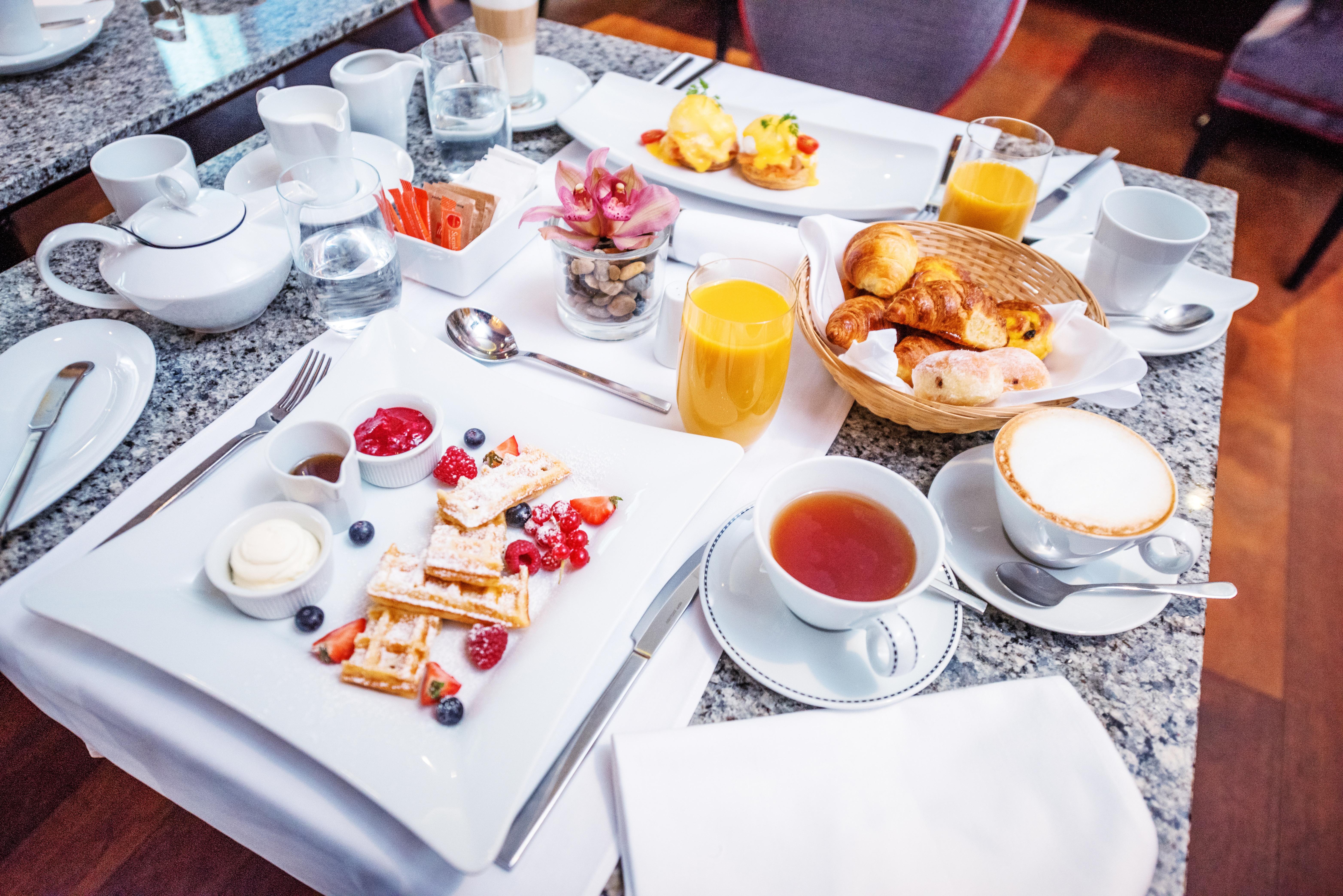 The Grand Mark Prague - The Leading Hotels Of The World Ngoại thất bức ảnh A typical breakfast at the hotel